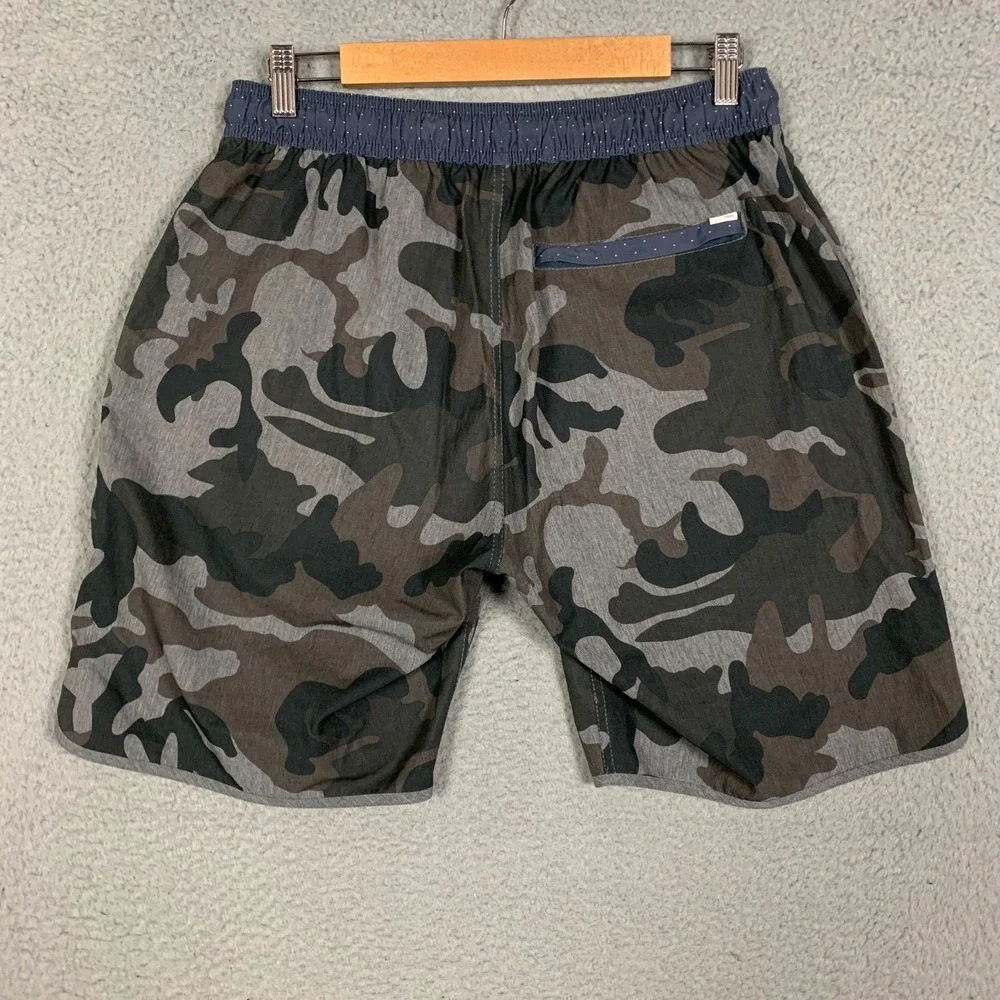 Vuori Banks Shorts Men's Medium Grey Camo‎ Print V Cycled Stretch Woven Training